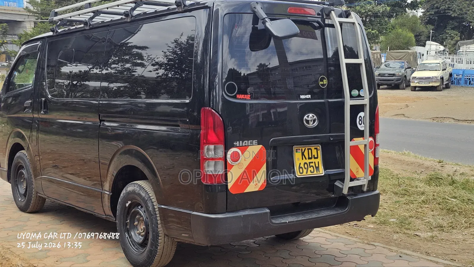 Toyota HiAce 2016 Black
