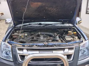 Isuzu D-MAX 2006 Blue