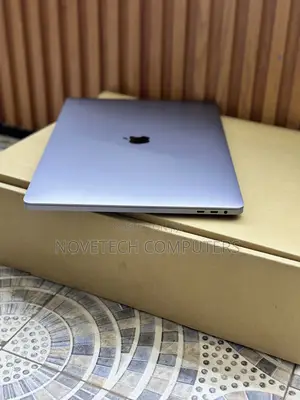 Laptop Apple MacBook 2019 64GB Intel Core i9 SSD 1T