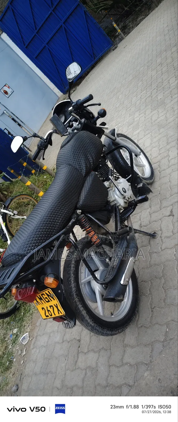 Bajaj Boxer 125 2025 Red