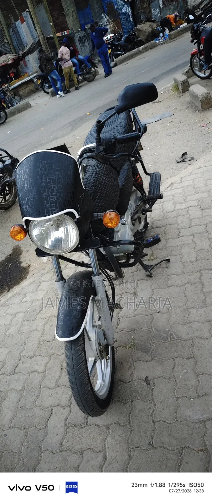 Bajaj Boxer 125 2025 Red