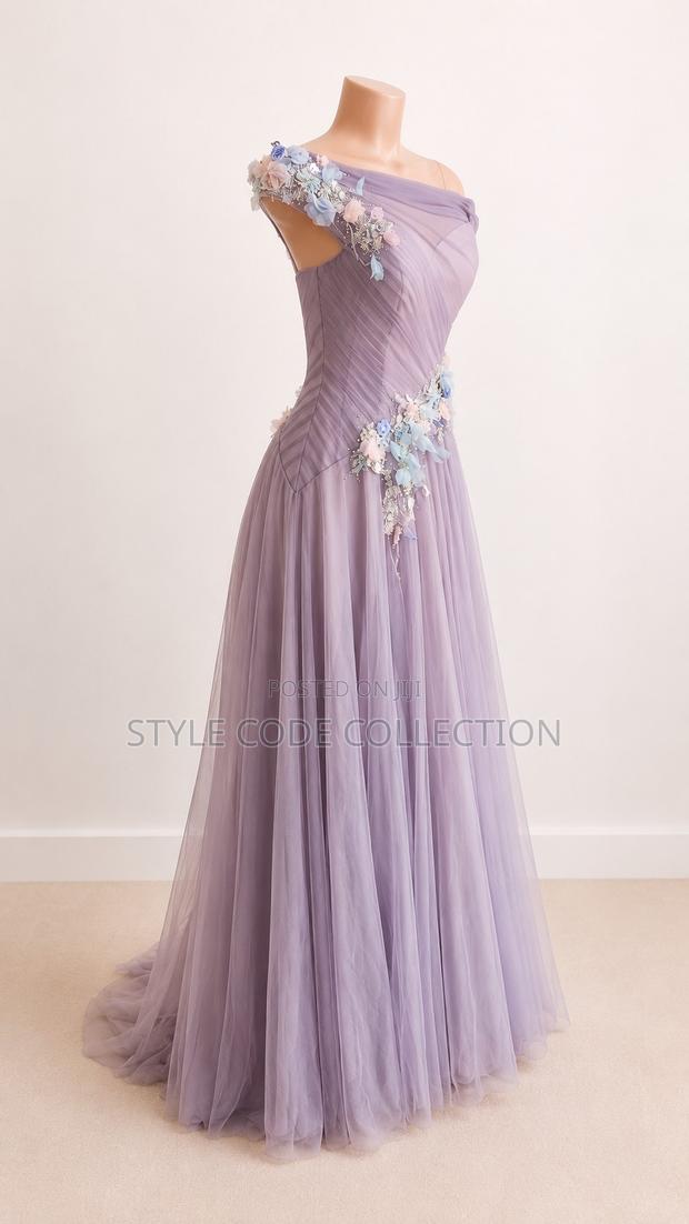 Elegant Floor-Length Gowns for Special Occasions - thumbnail 4
