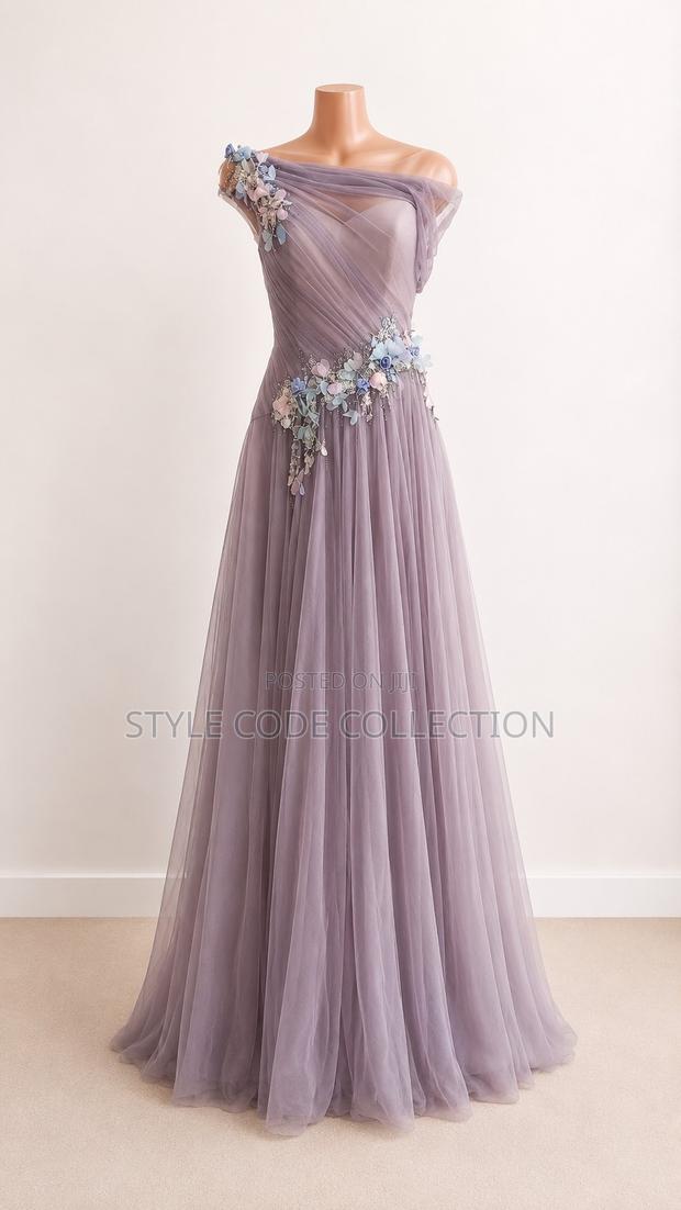 Elegant Floor-Length Gowns for Special Occasions - thumbnail 3