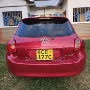 Toyota Auris 2008 Red