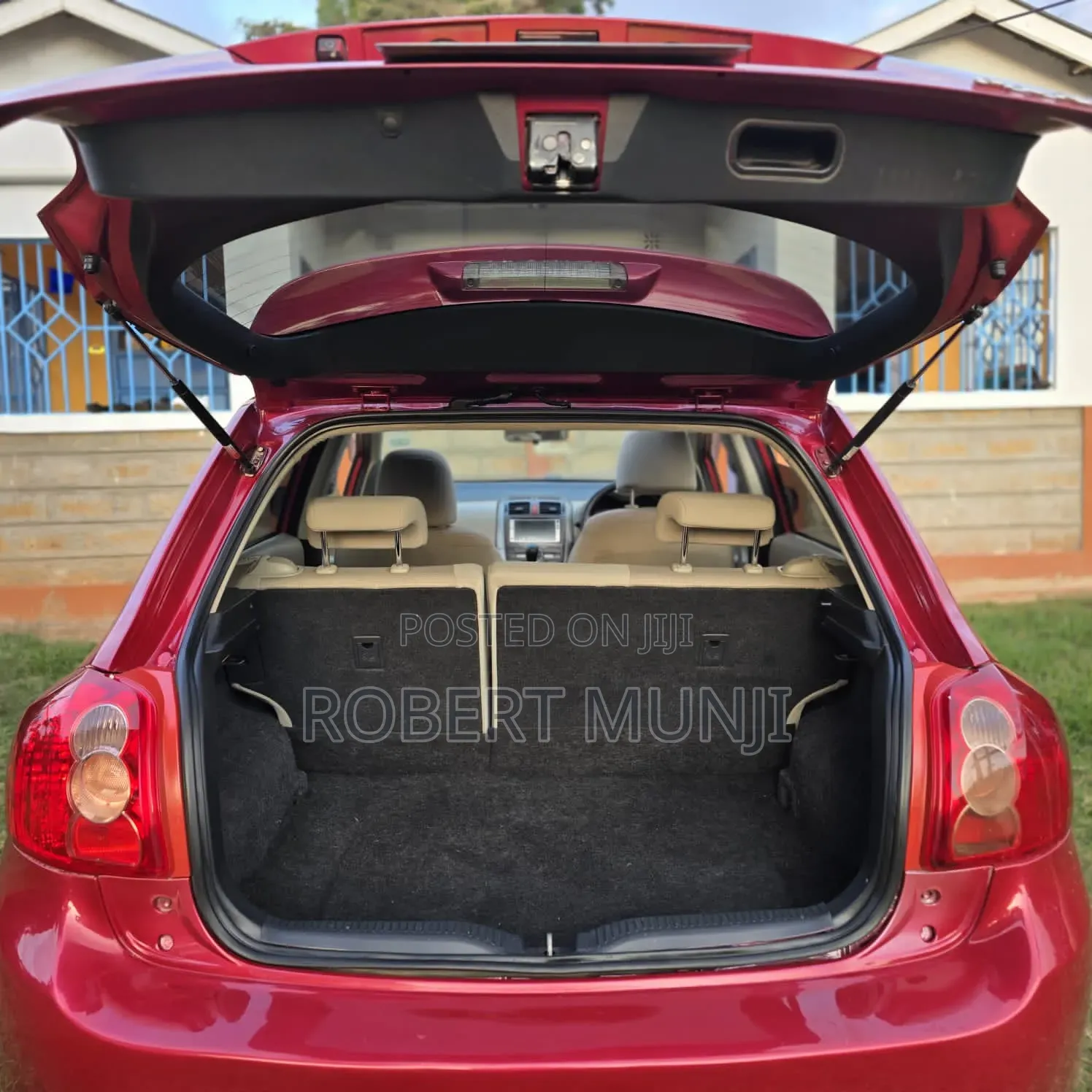 Toyota Auris 2008 Red