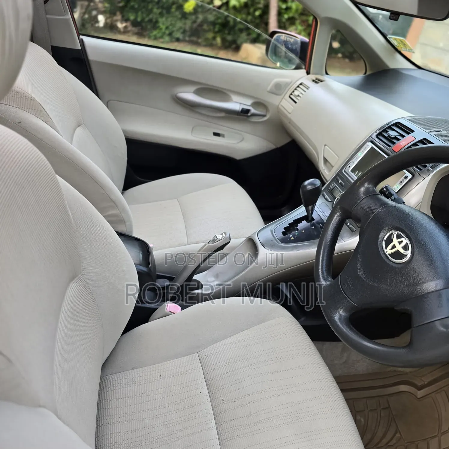 Toyota Auris 2008 Red