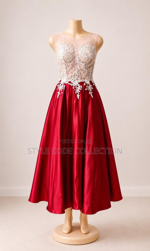 Elegant Short Gowns for Special Occasions