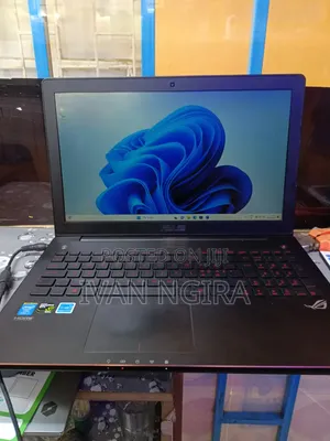 Laptop Asus 12GB Intel Core i7 HDD 700GB