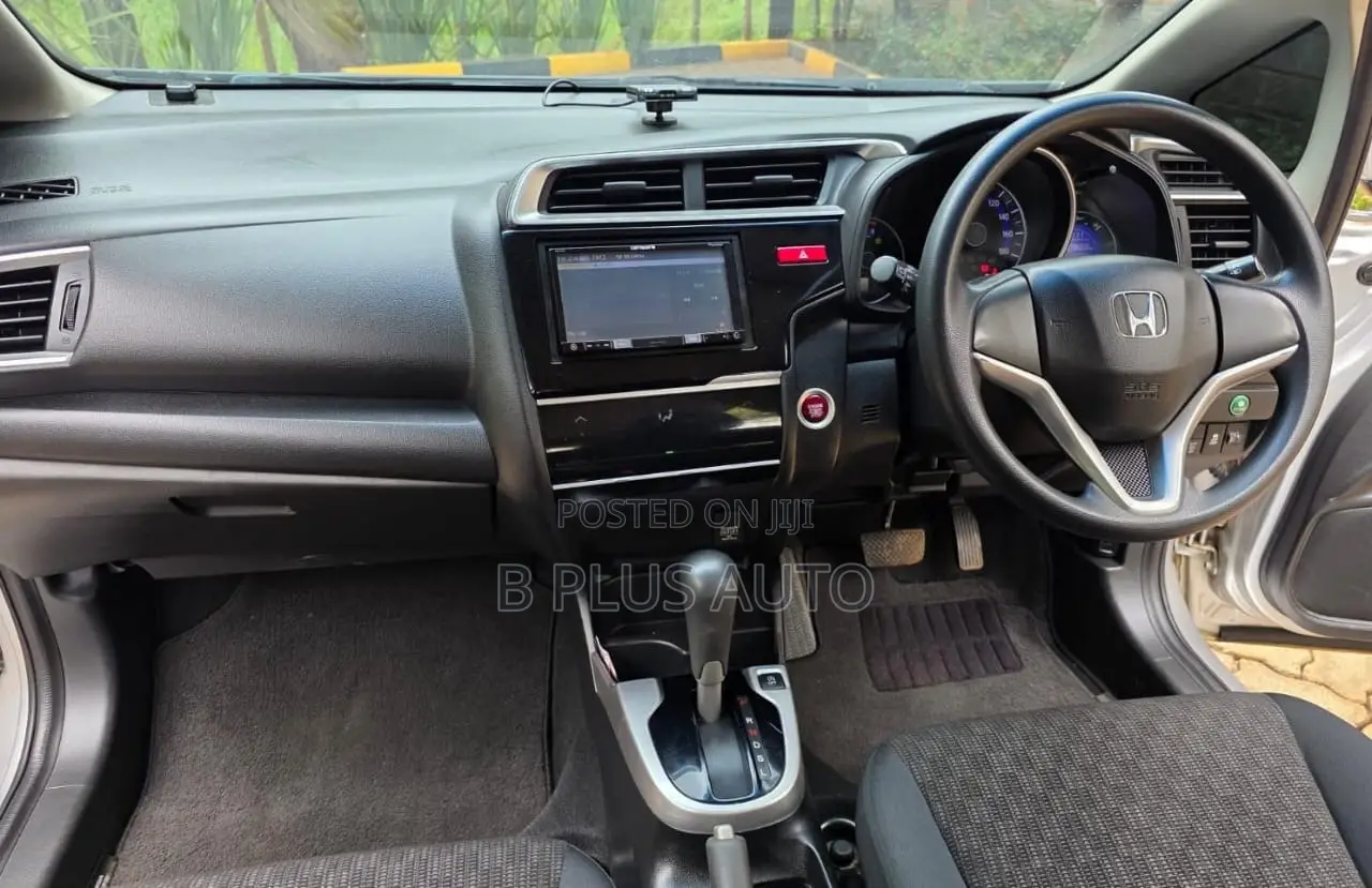 Honda Fit 2016 Silver