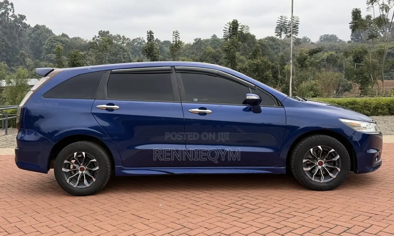 Honda Stream 2011 Blue