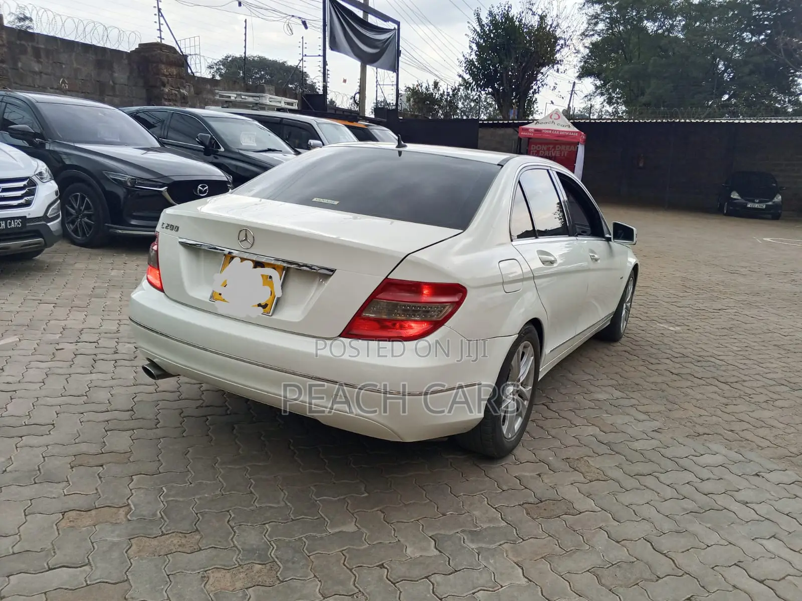 Mercedes-Benz C200 2011 White