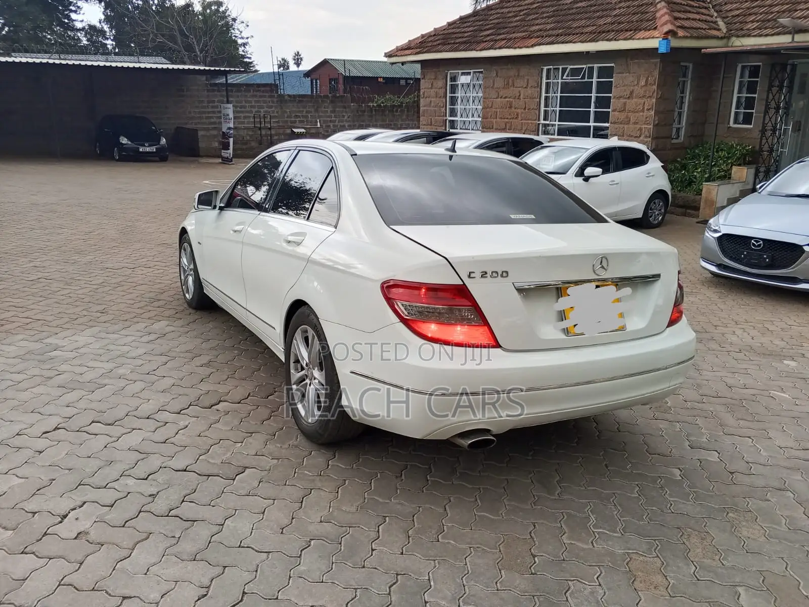 Mercedes-Benz C200 2011 White