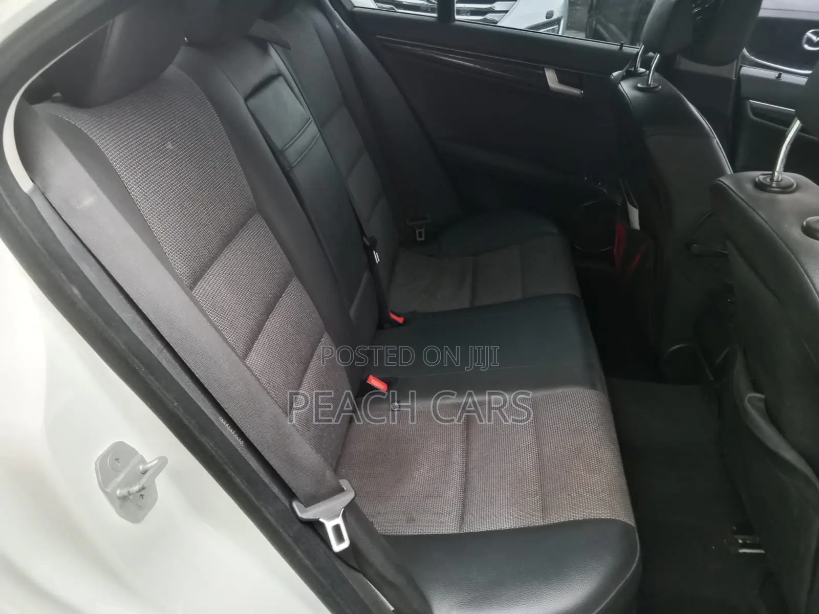 Mercedes-Benz C200 2011 White