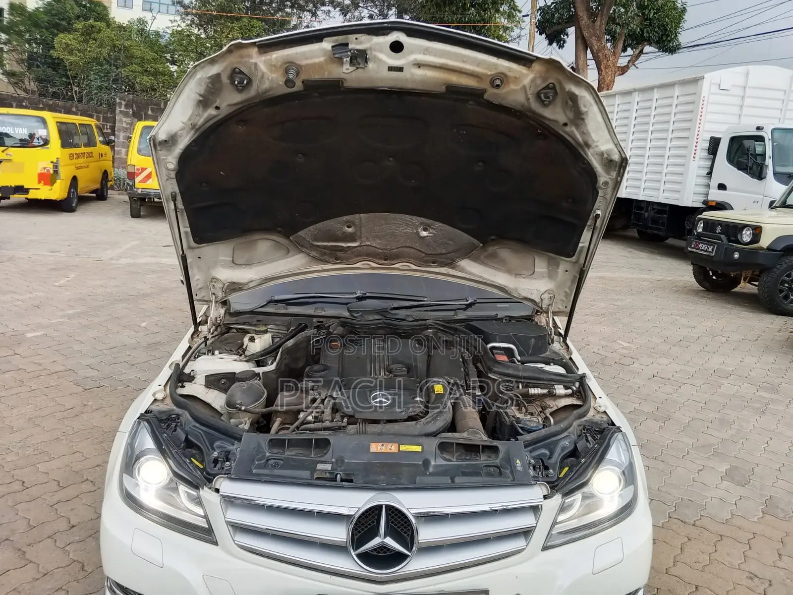 Mercedes-Benz C200 2011 White