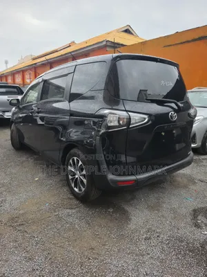 Toyota Sienta 2019 Black