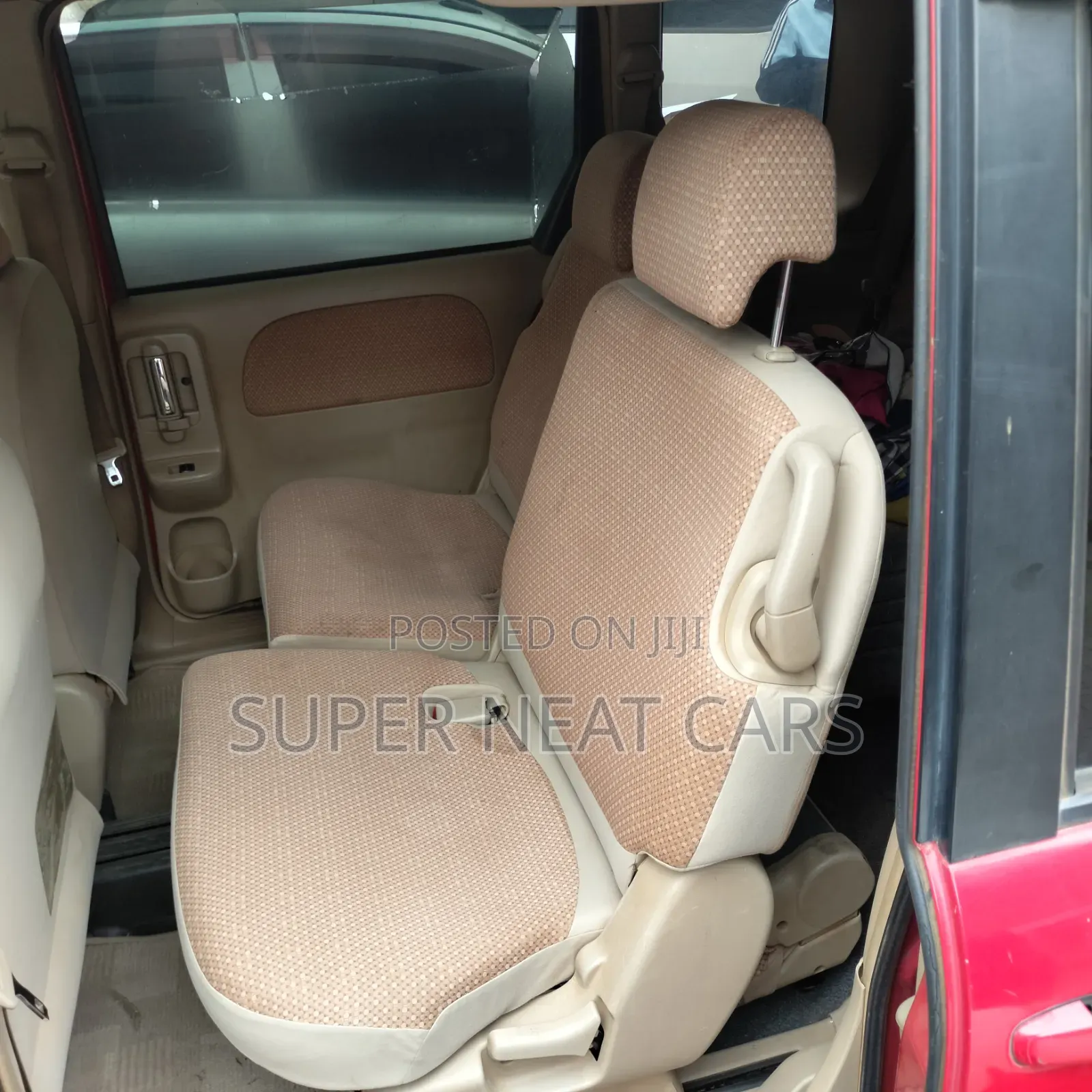 Toyota Sienta 2012 Red