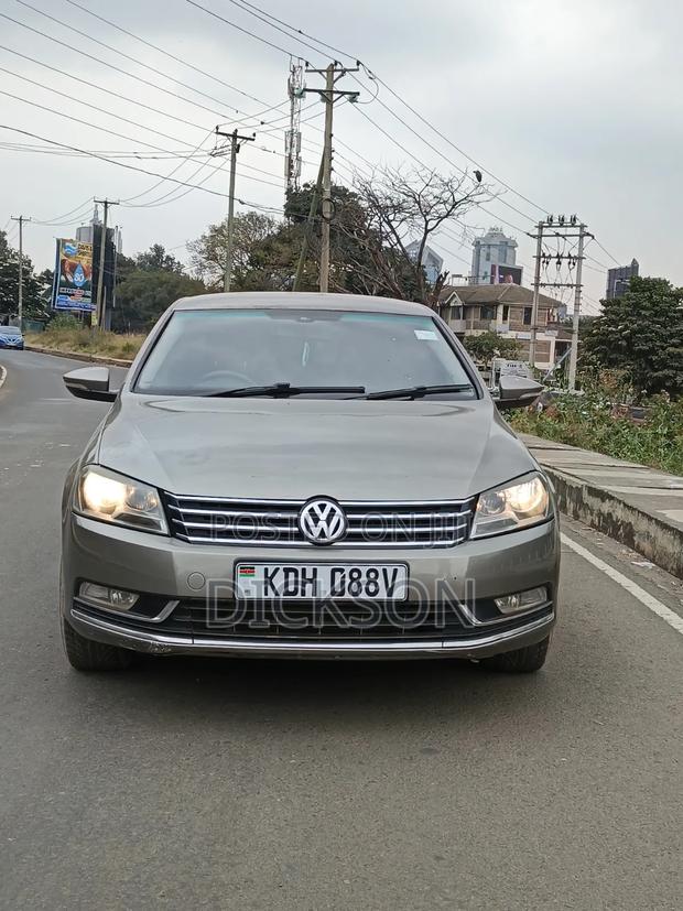 Volkswagen Passat 2013 Gray - thumbnail 3