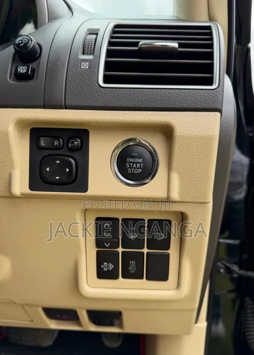 Toyota Land Cruiser Prado 2016 Black