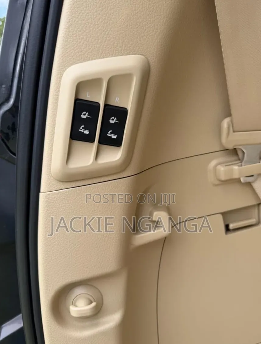 Toyota Land Cruiser Prado 2016 Black