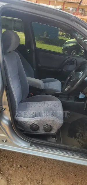 Nissan Primera 2000 Silver