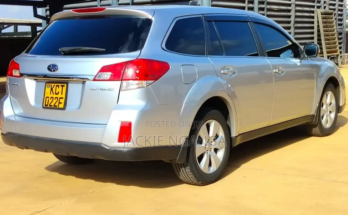 Subaru Outback 2011 Silver