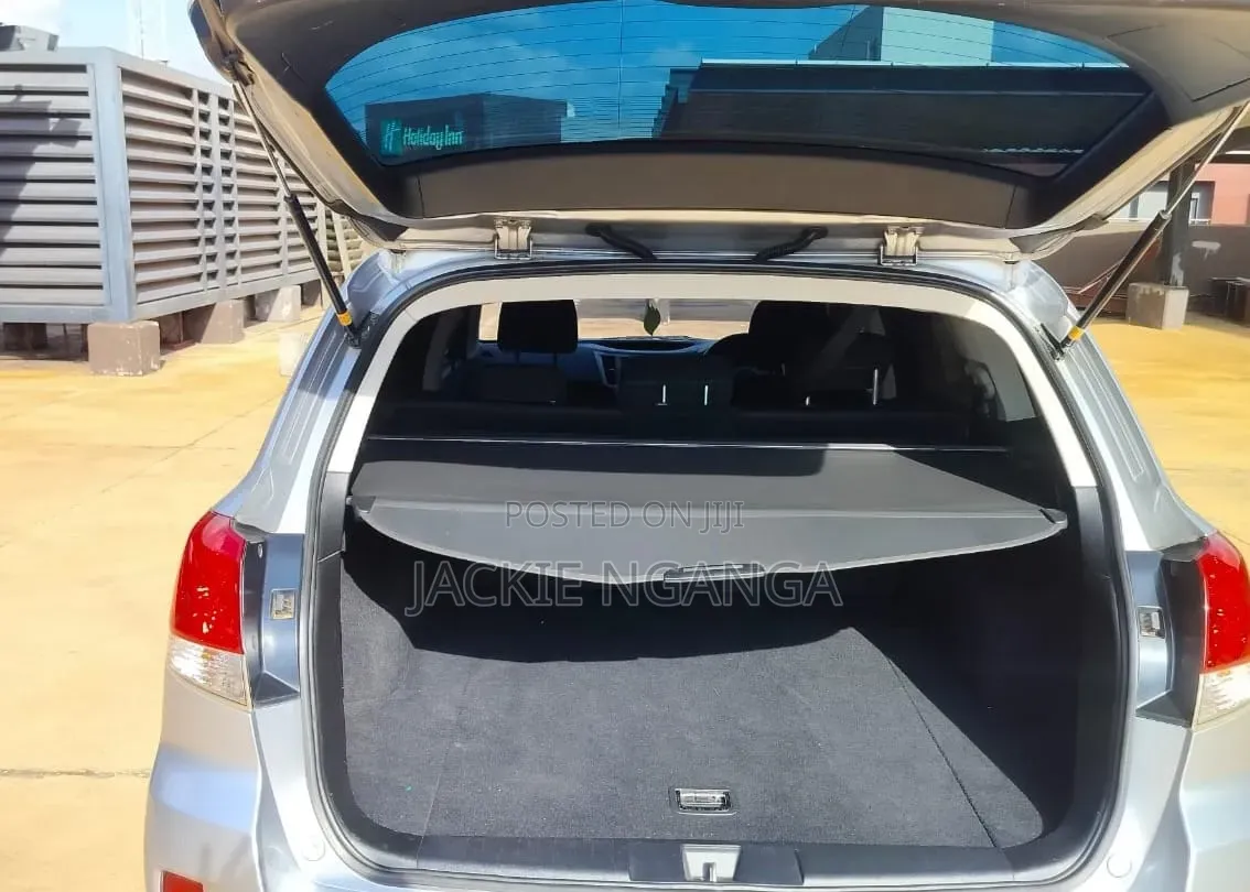 Subaru Outback 2011 Silver