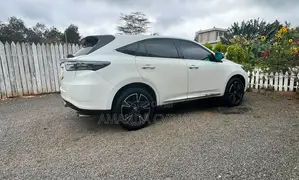 Toyota Harrier 2.0 4WD 2016 White