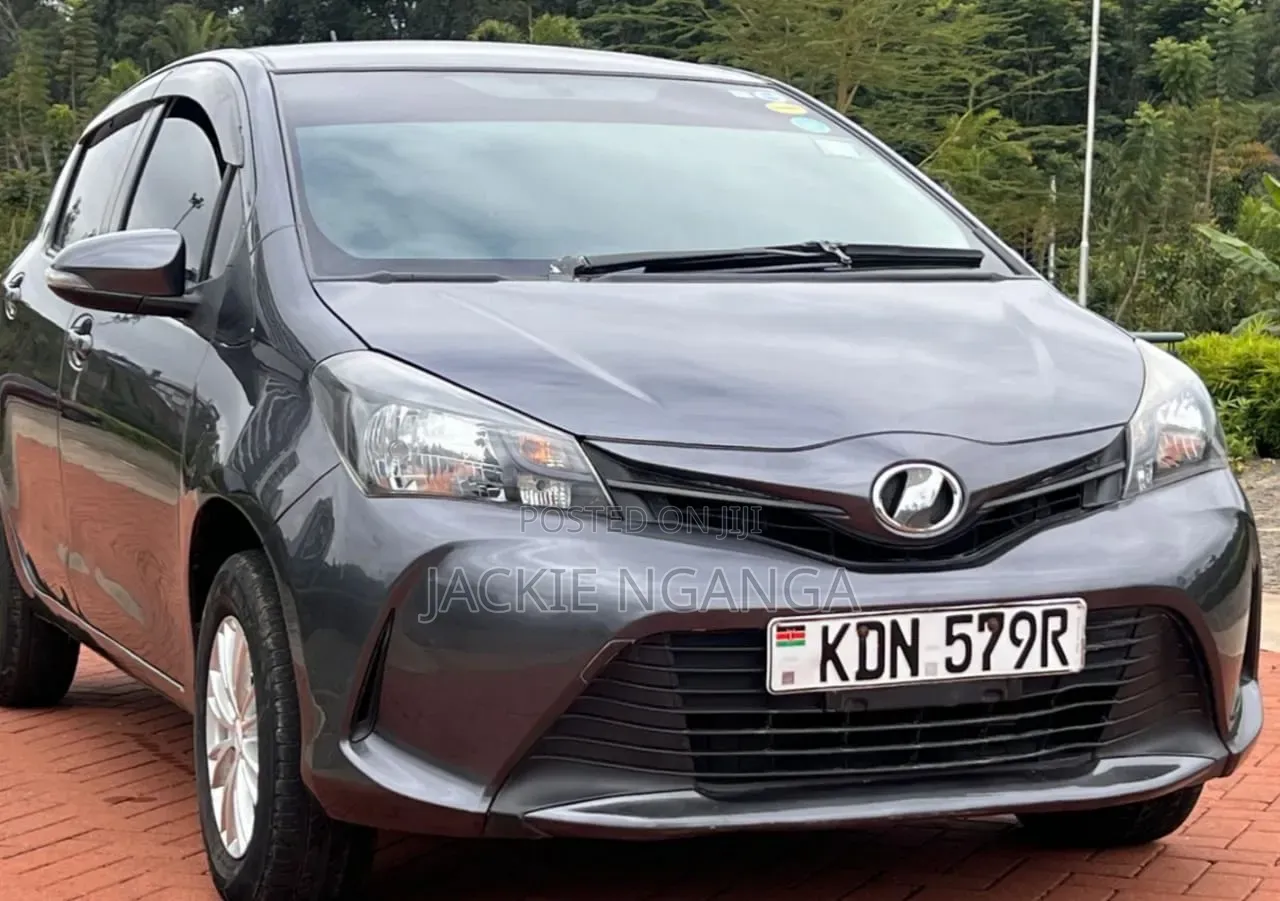 Toyota Vitz 2016 Gray