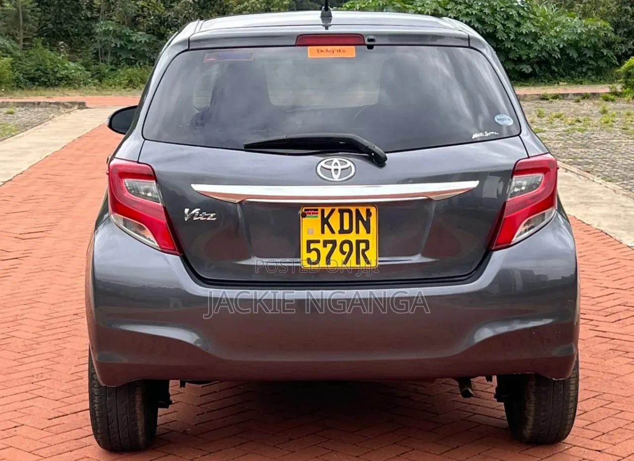 Toyota Vitz 2016 Gray