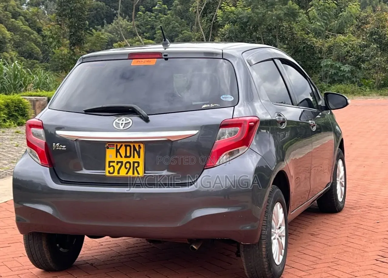 Toyota Vitz 2016 Gray