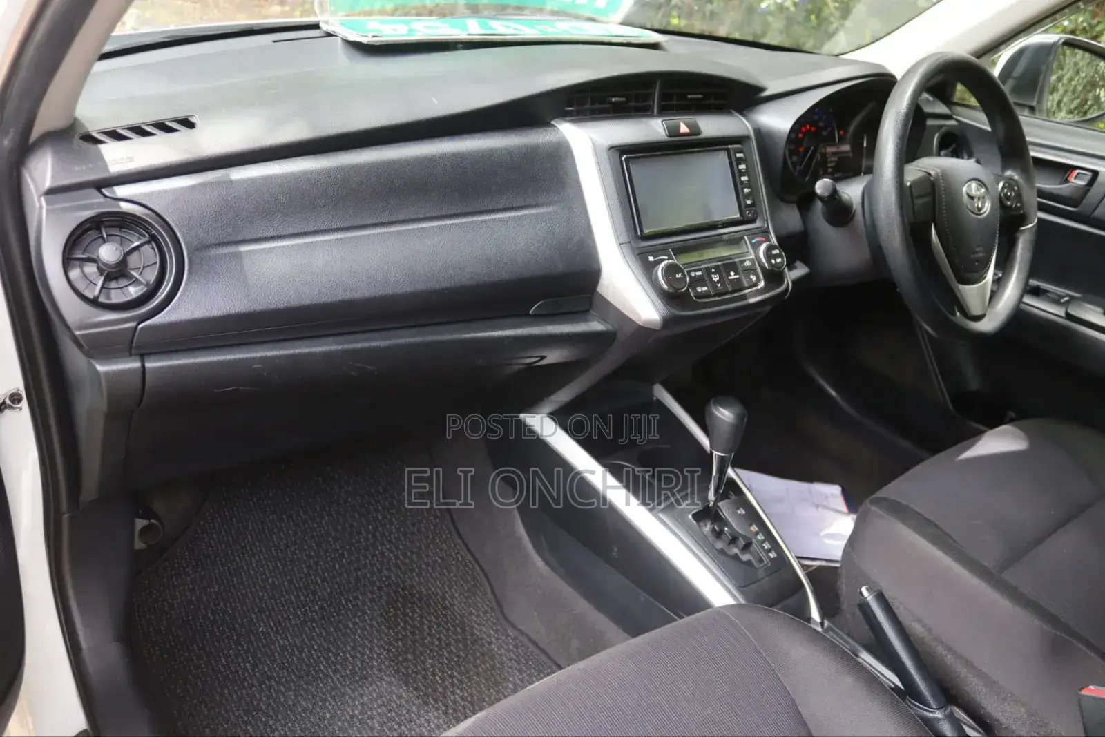 Toyota Corolla Fielder 1.5 Hybrid FWD 2018 White