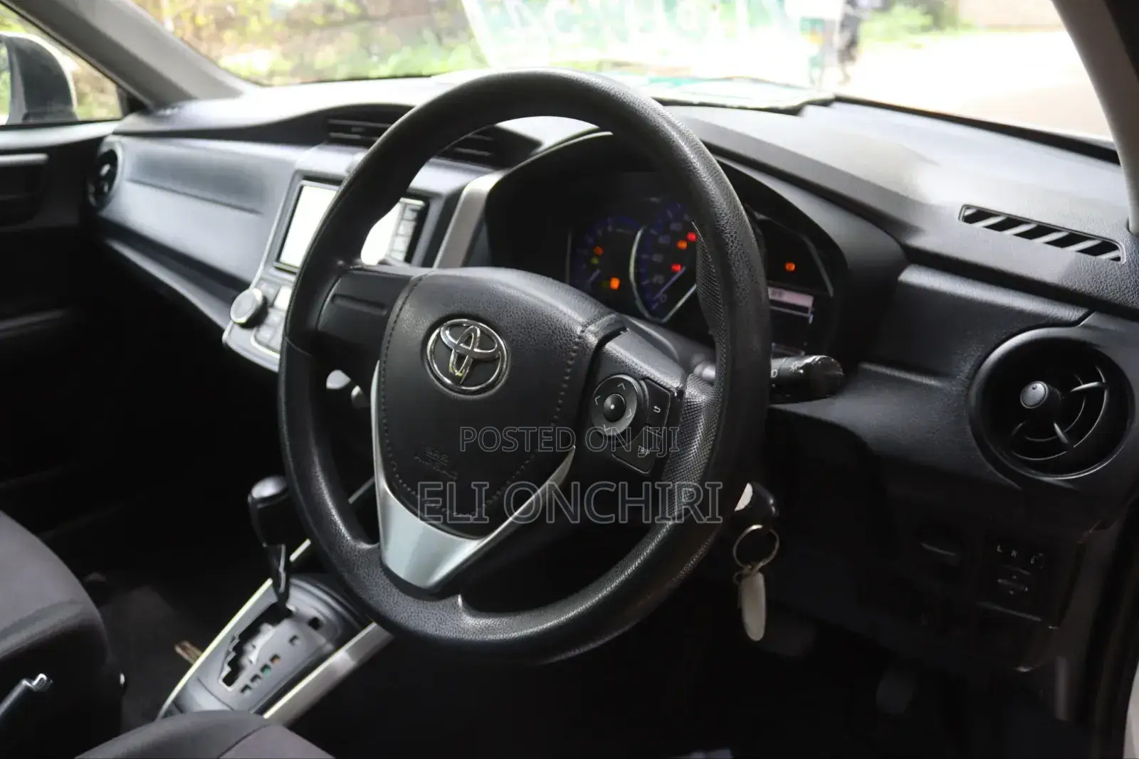 Toyota Corolla Fielder 1.5 Hybrid FWD 2018 White