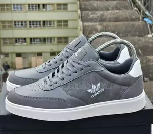 *Addidas Casual