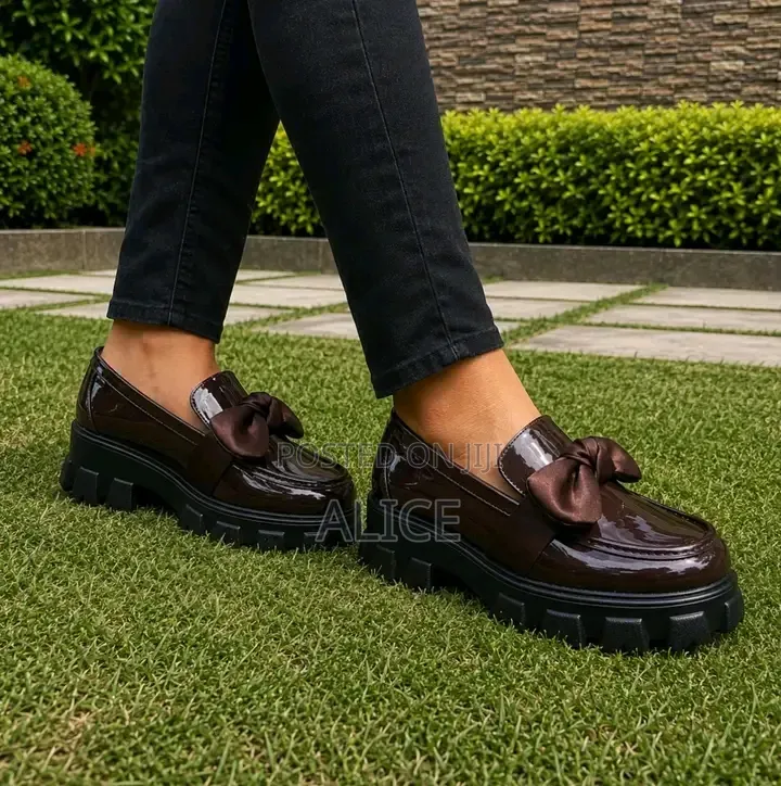 Chunkysole Wetlook Brogues