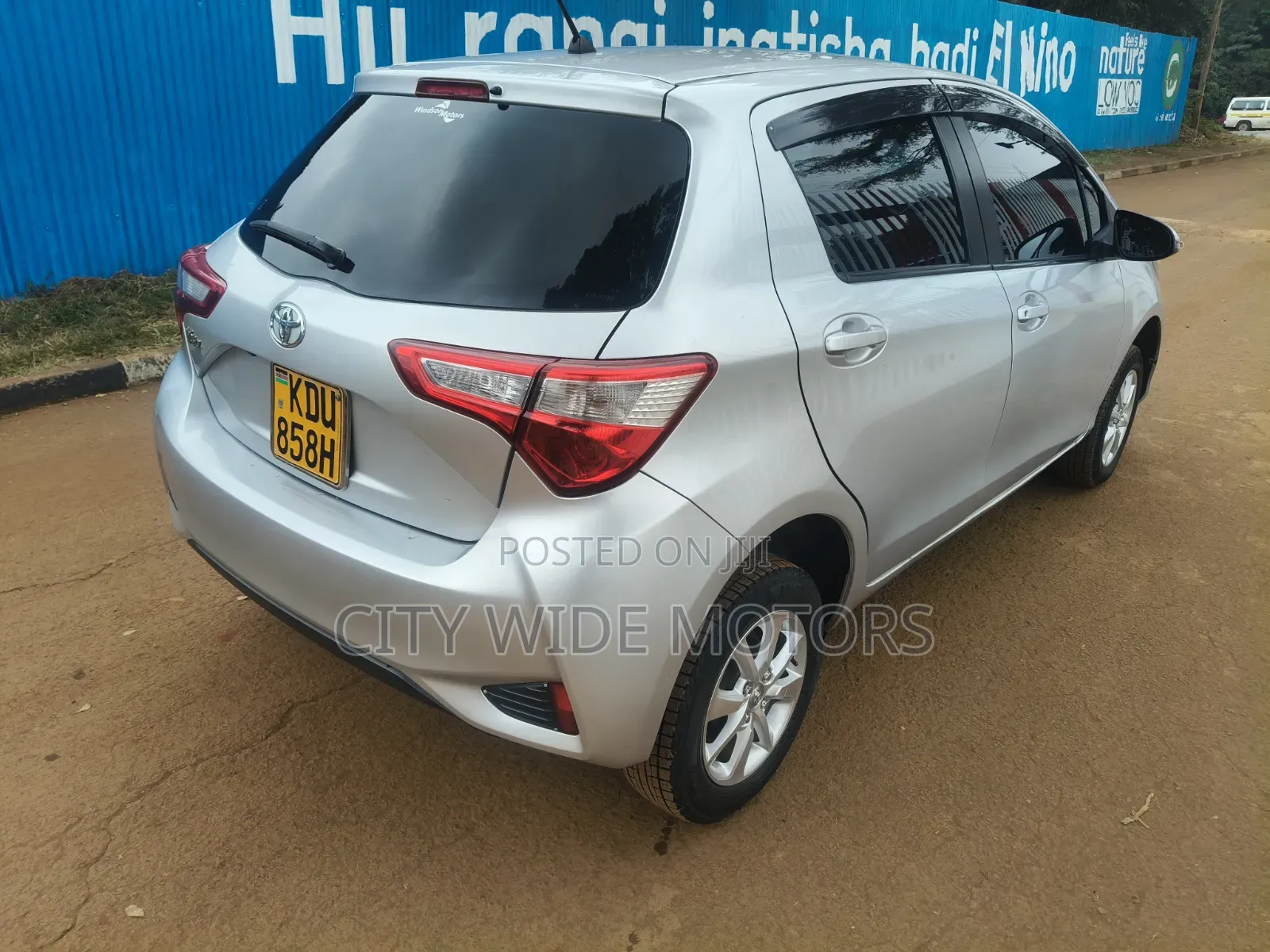 Toyota Vitz 2018 Silver