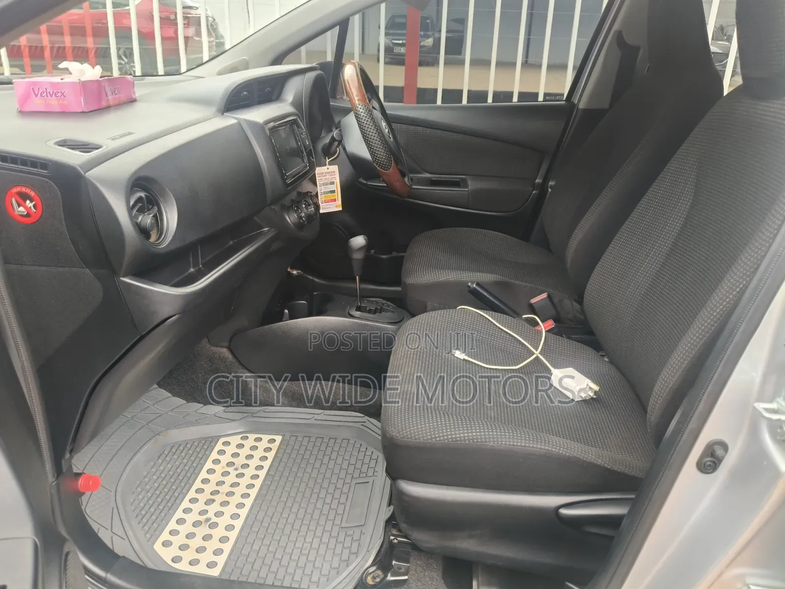 Toyota Vitz 2018 Silver