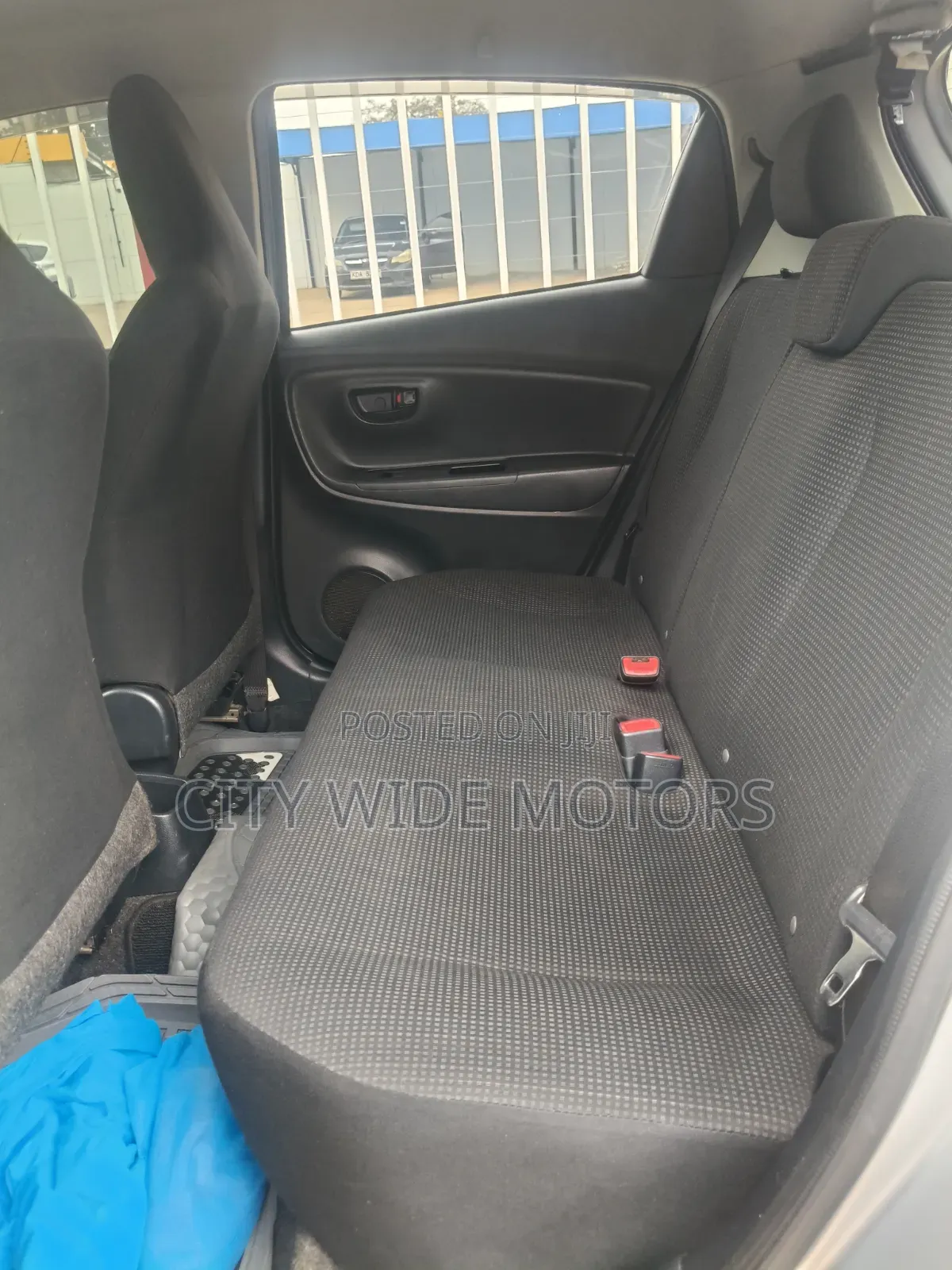 Toyota Vitz 2018 Silver