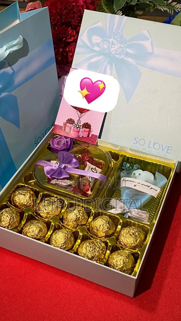 Girlfriends Day Chocolate Pack - thumbnail 2