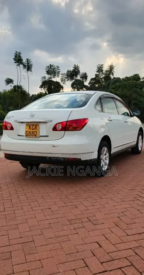 Nissan Bluebird 2012 White