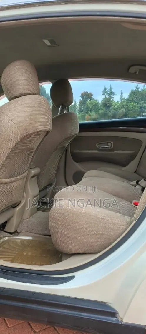Nissan Bluebird 2012 White