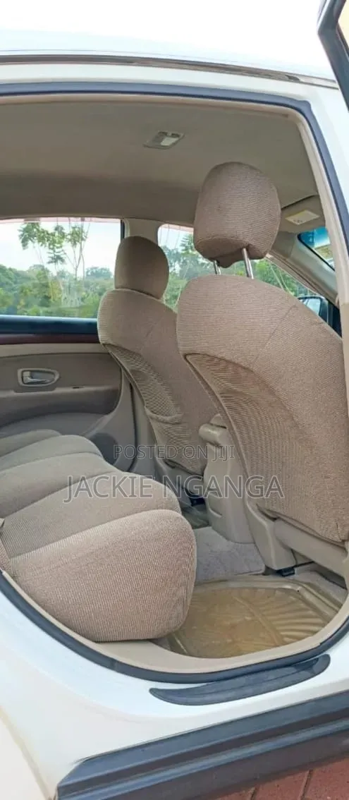Nissan Bluebird 2012 White