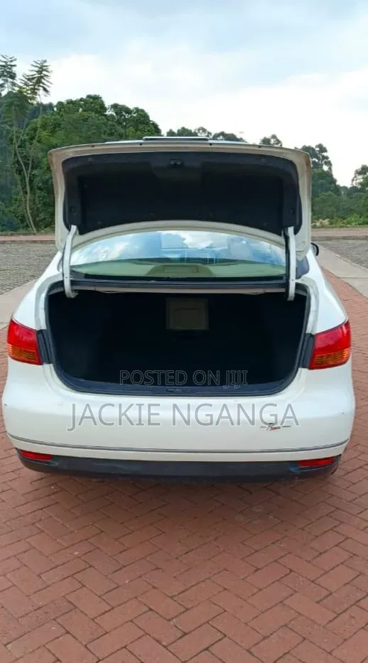 Nissan Bluebird 2012 White