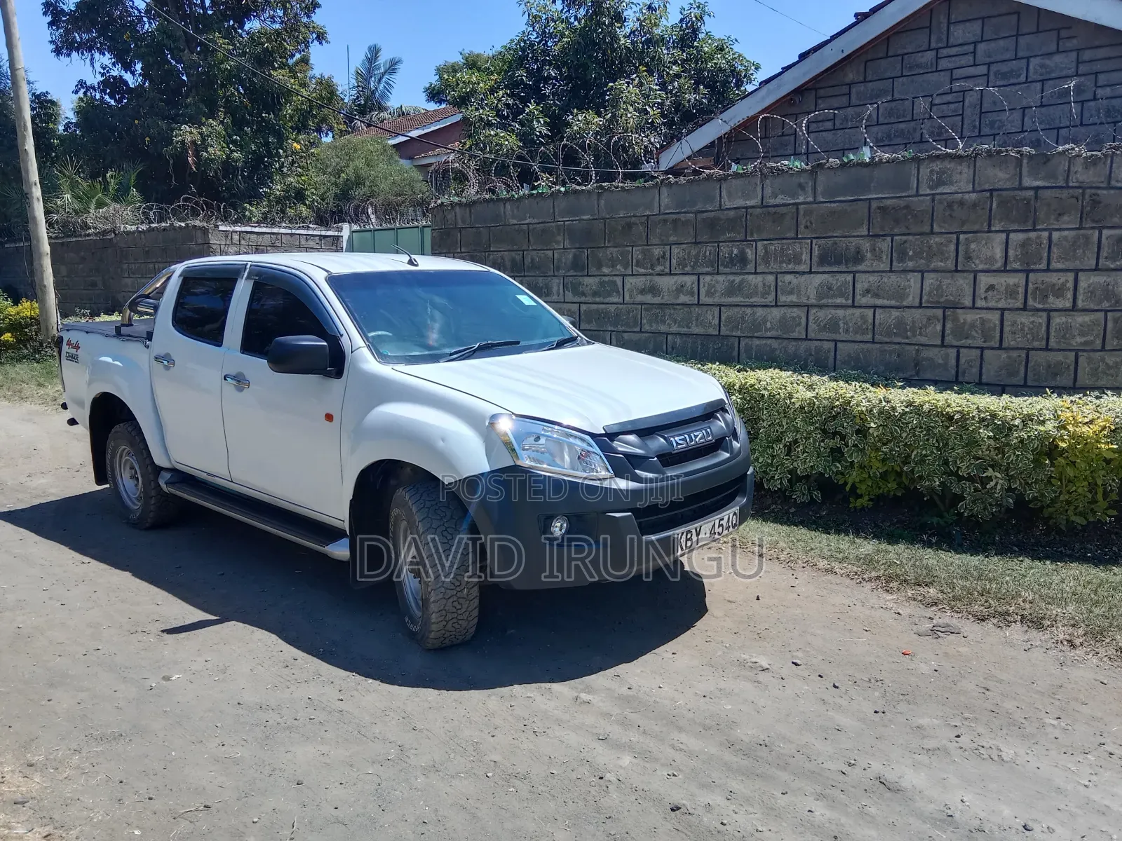 Isuzu D-MAX 2014 Black