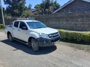 Isuzu D-MAX 2014 Black