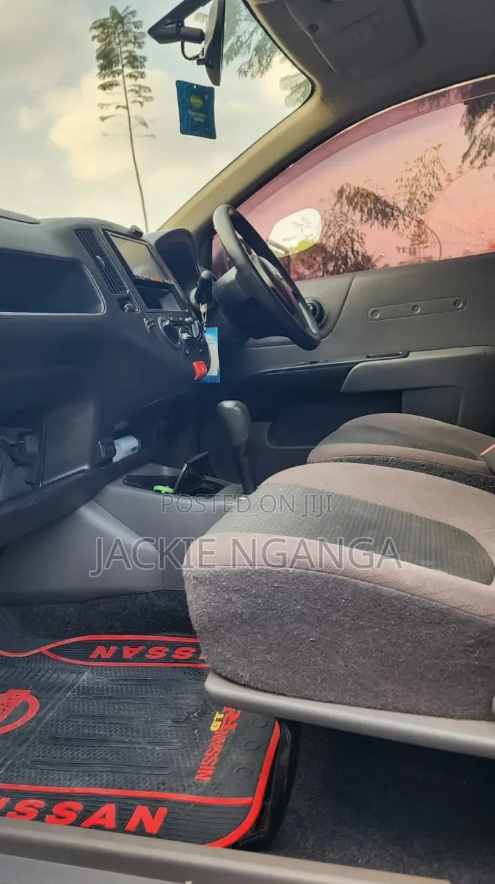 Nissan Advan 2015 Silver