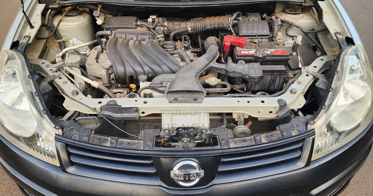 Nissan Advan 2015 Silver