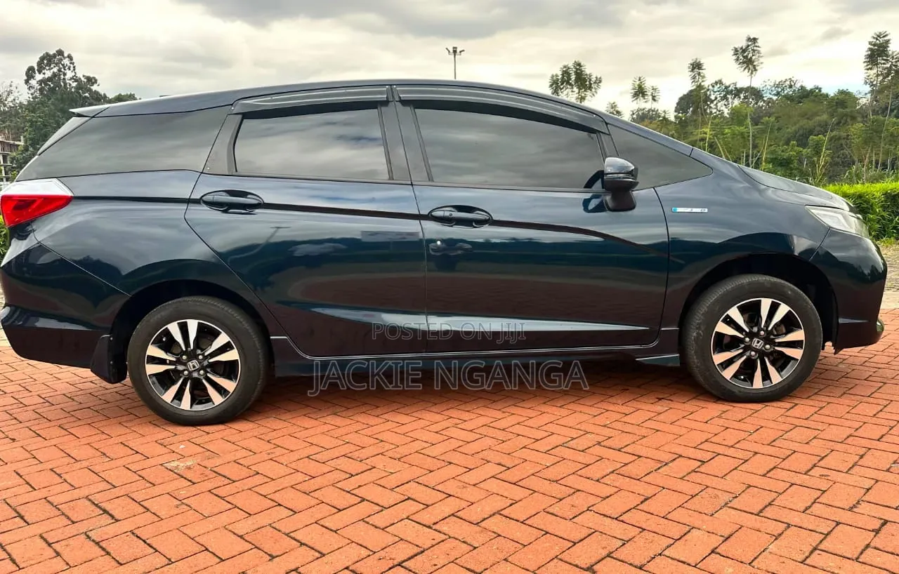 Honda Fit Shuttle 2018 Blue