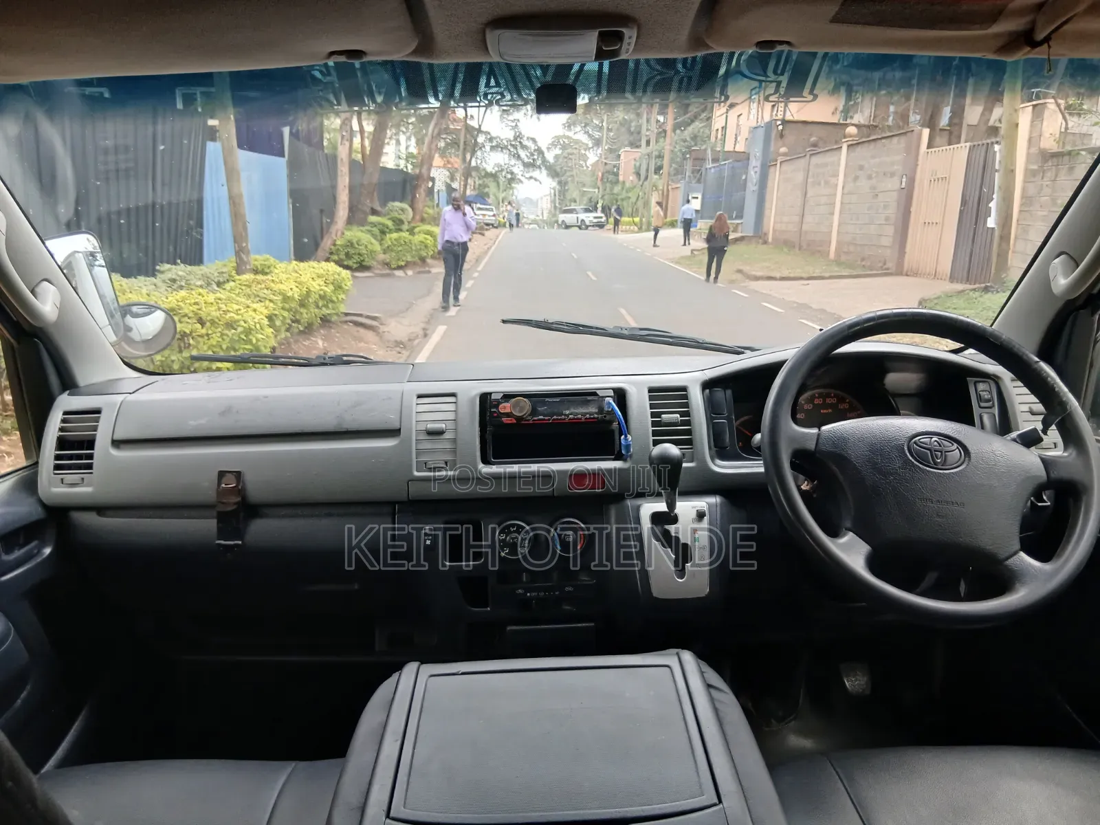 Toyota HiAce 2012 White