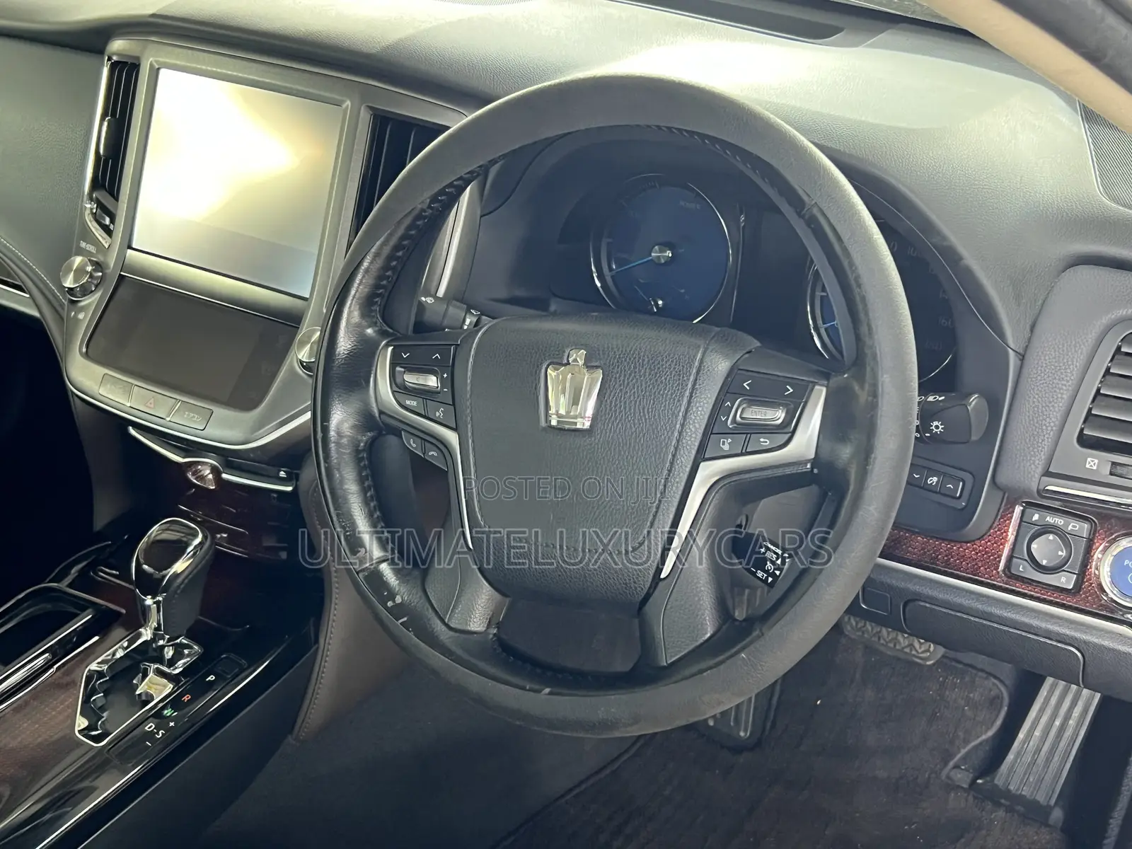 Toyota Crown 2017 Black