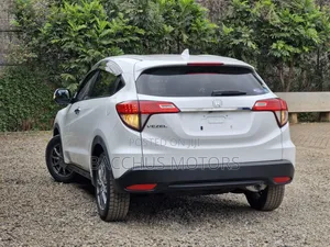 Honda Vezel 2019 White